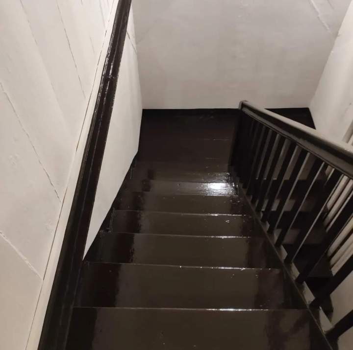 Peinture escalier en bois Guyane